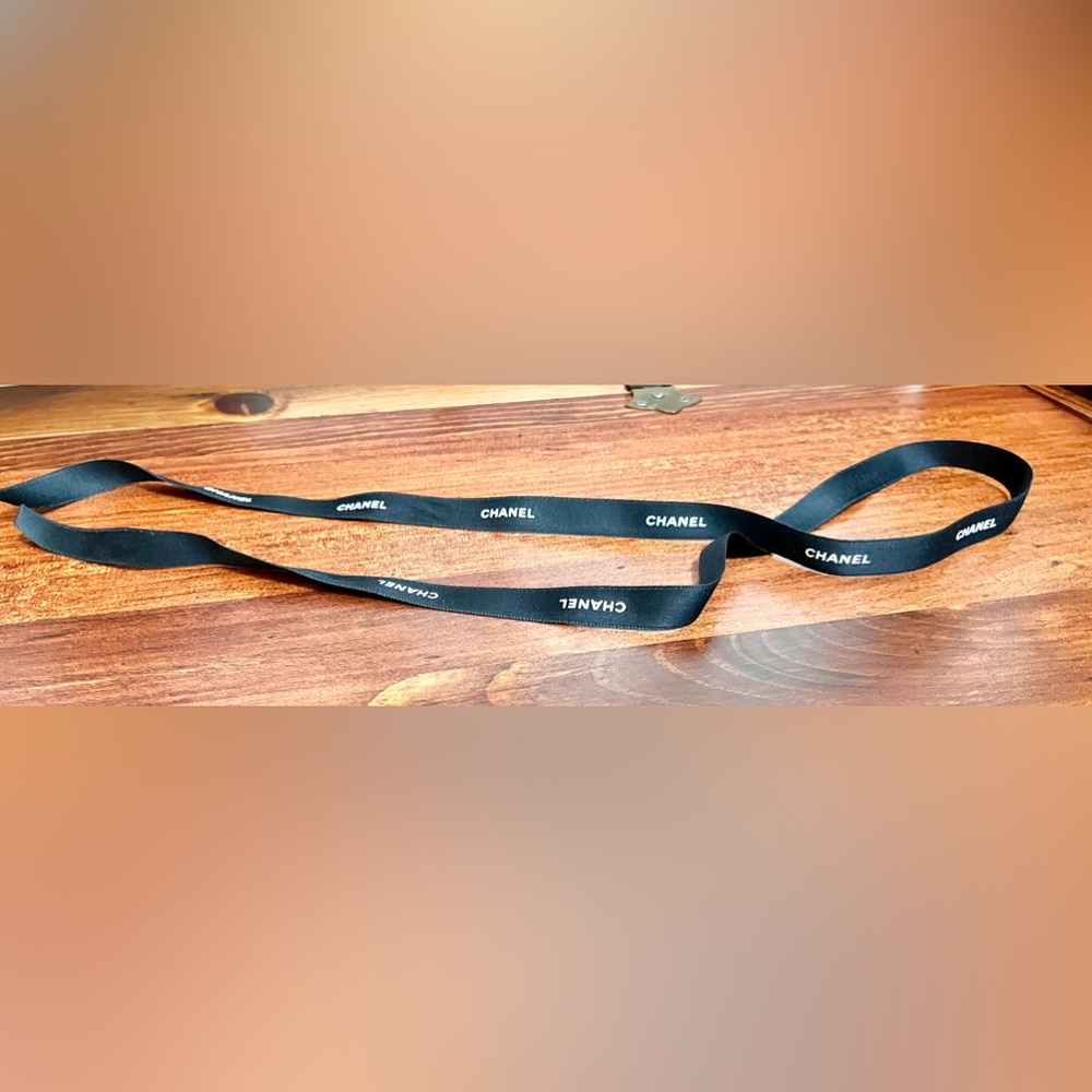 CHANEL Ribbon - Picture 2 of 2